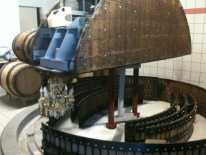 4000 kg press at Champagne Pouillon