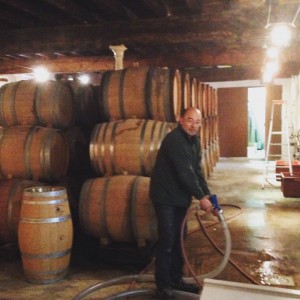 Eric de Sousa filling up barrels 